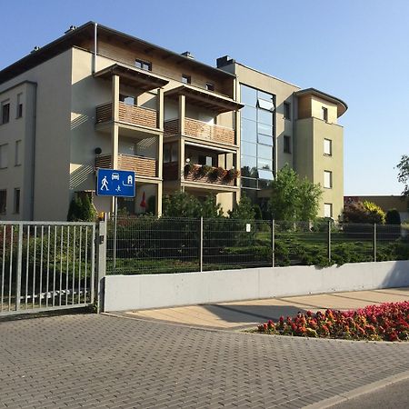 Apartament Pod Sosnami Устка Екстериор снимка